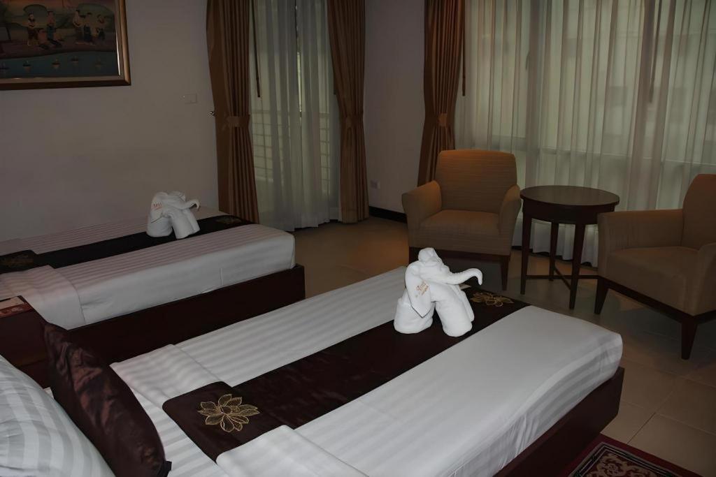 Hotel De Arni 3*