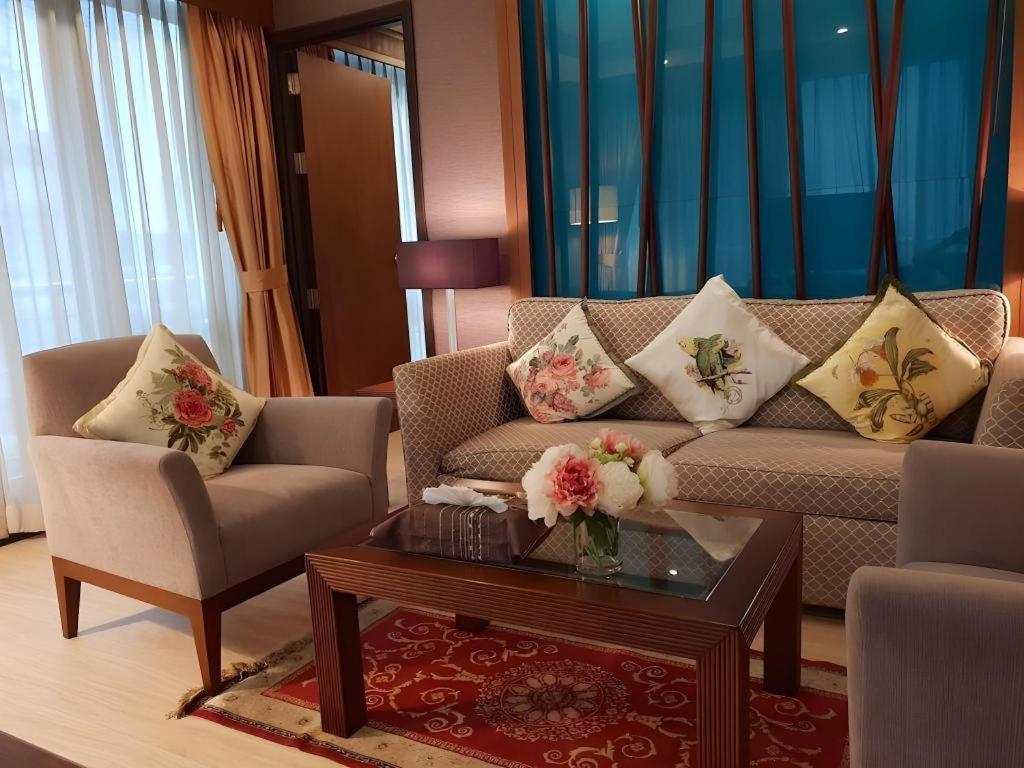 Hotel De Arni 3*