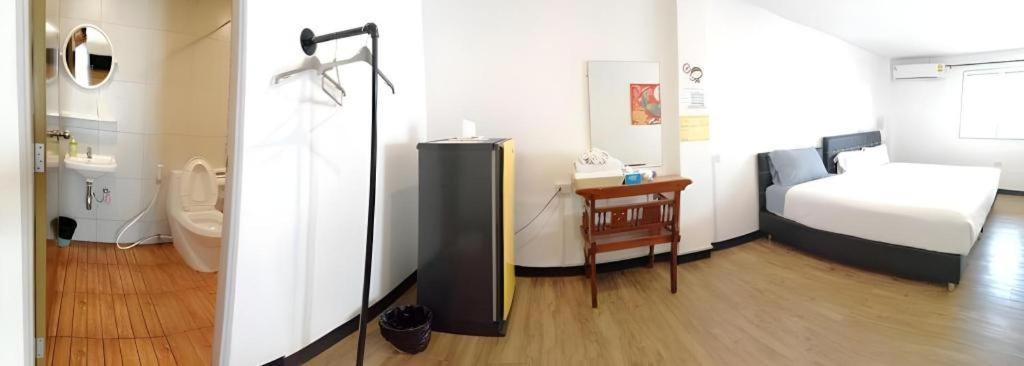 Hostel Hoppers Place Donmuang