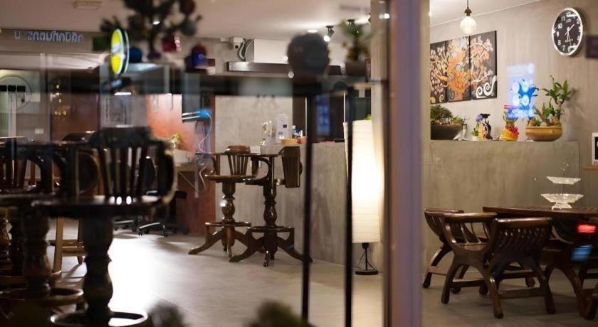 Hoppers Place Donmuang Hostel Bangkok