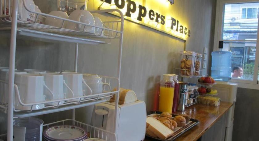 Hoppers Place Donmuang Hostel *