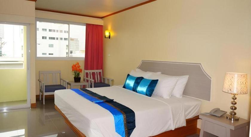 Hotel J Two S Pratunam 2*