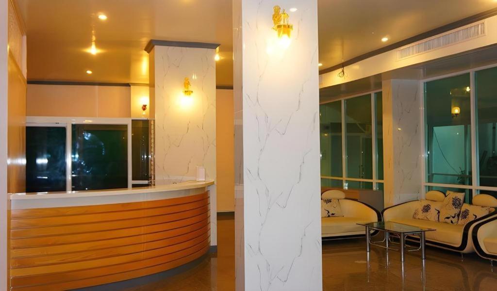 Hotel J Two S Pratunam 2*