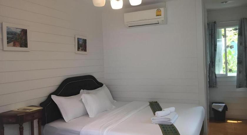 Ban Thungdang Housetel Hotel 2*