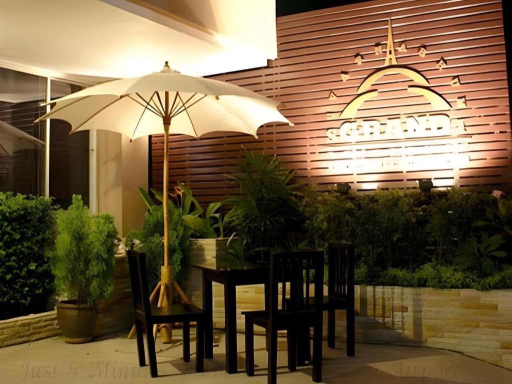 Grand Pinnacle Hotel 3*
