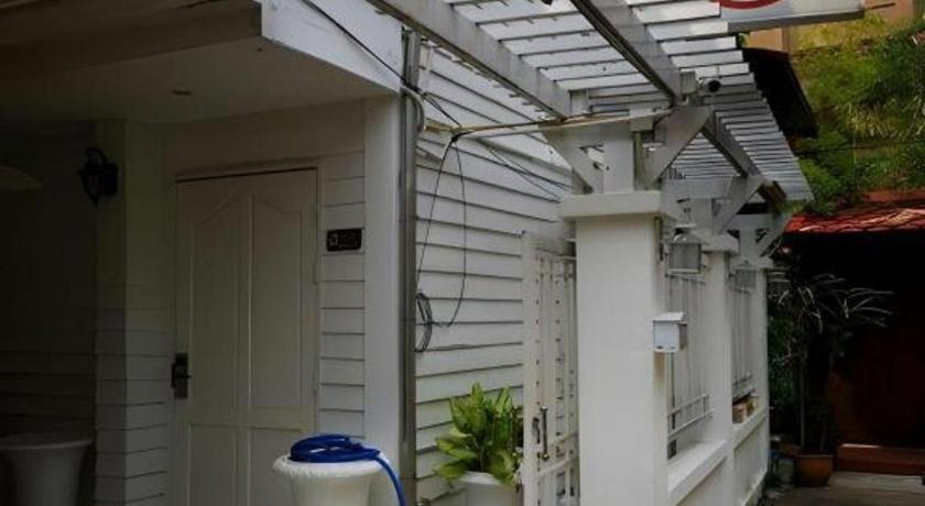 Hotel Ban Thungdang Housetel Bangkok