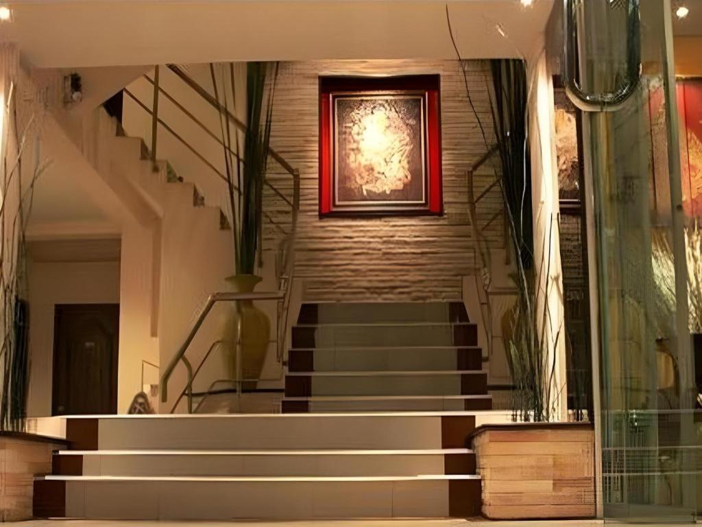 Hotel Grand Pinnacle