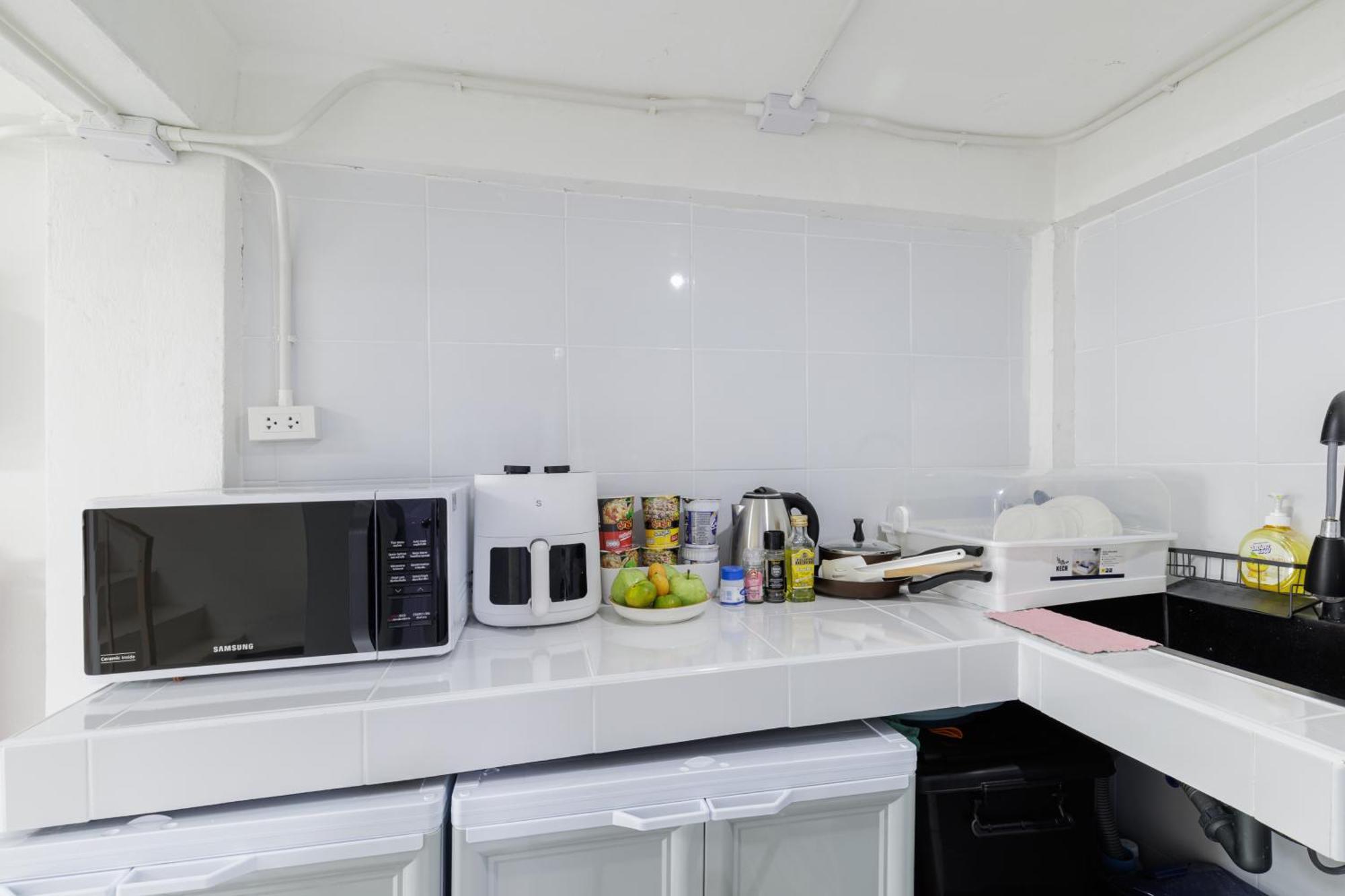 Gasthuis A Townhouse 100m From Bts Bangchak *