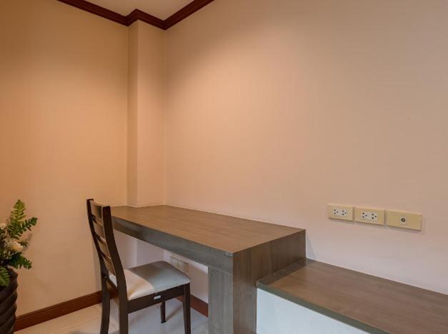 Phoenix Serviced Aparthotel Bangkok