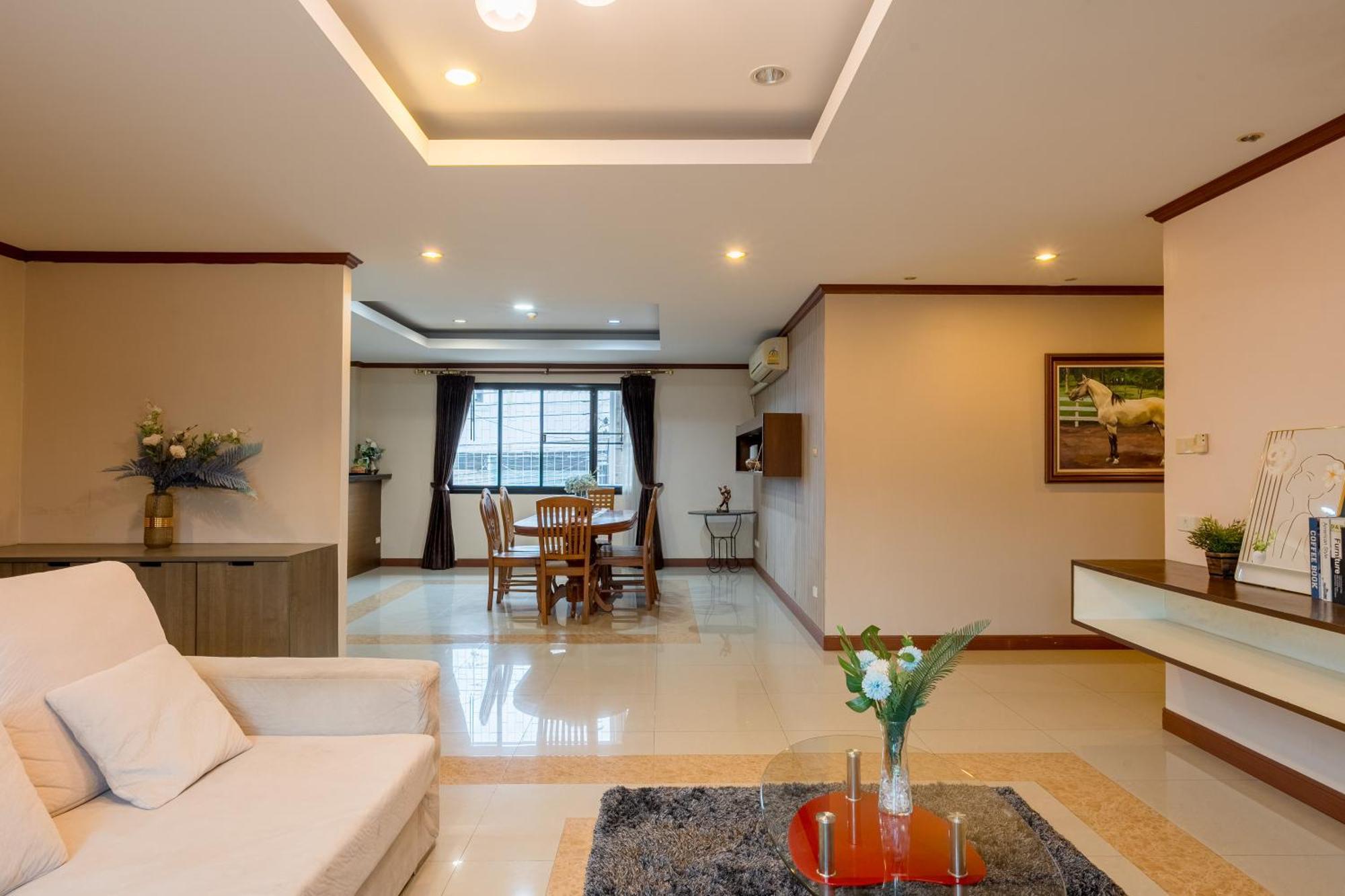 Aparthotel Phoenix Serviced *