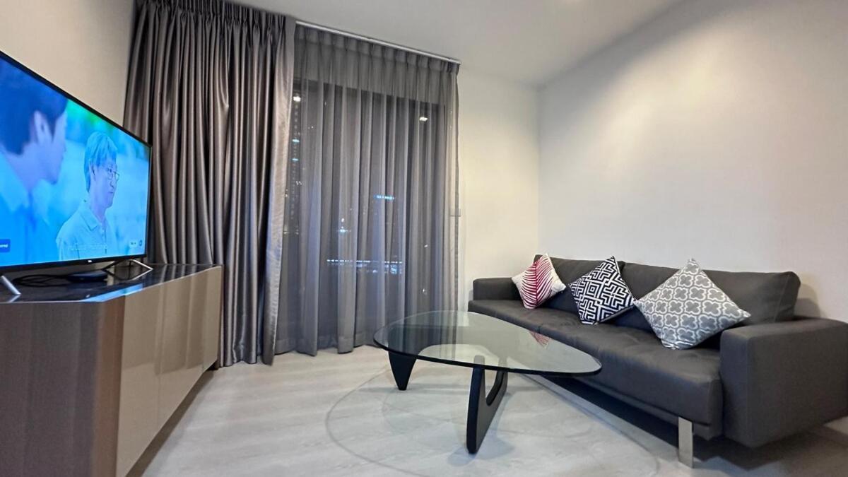 Beautiful Condo, Bts Thonglor, 5mins By Walking Apartment *