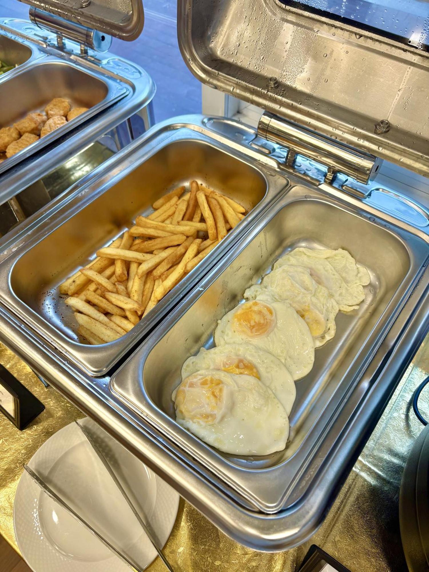 Klassique Sukhumvit Hotel 4*