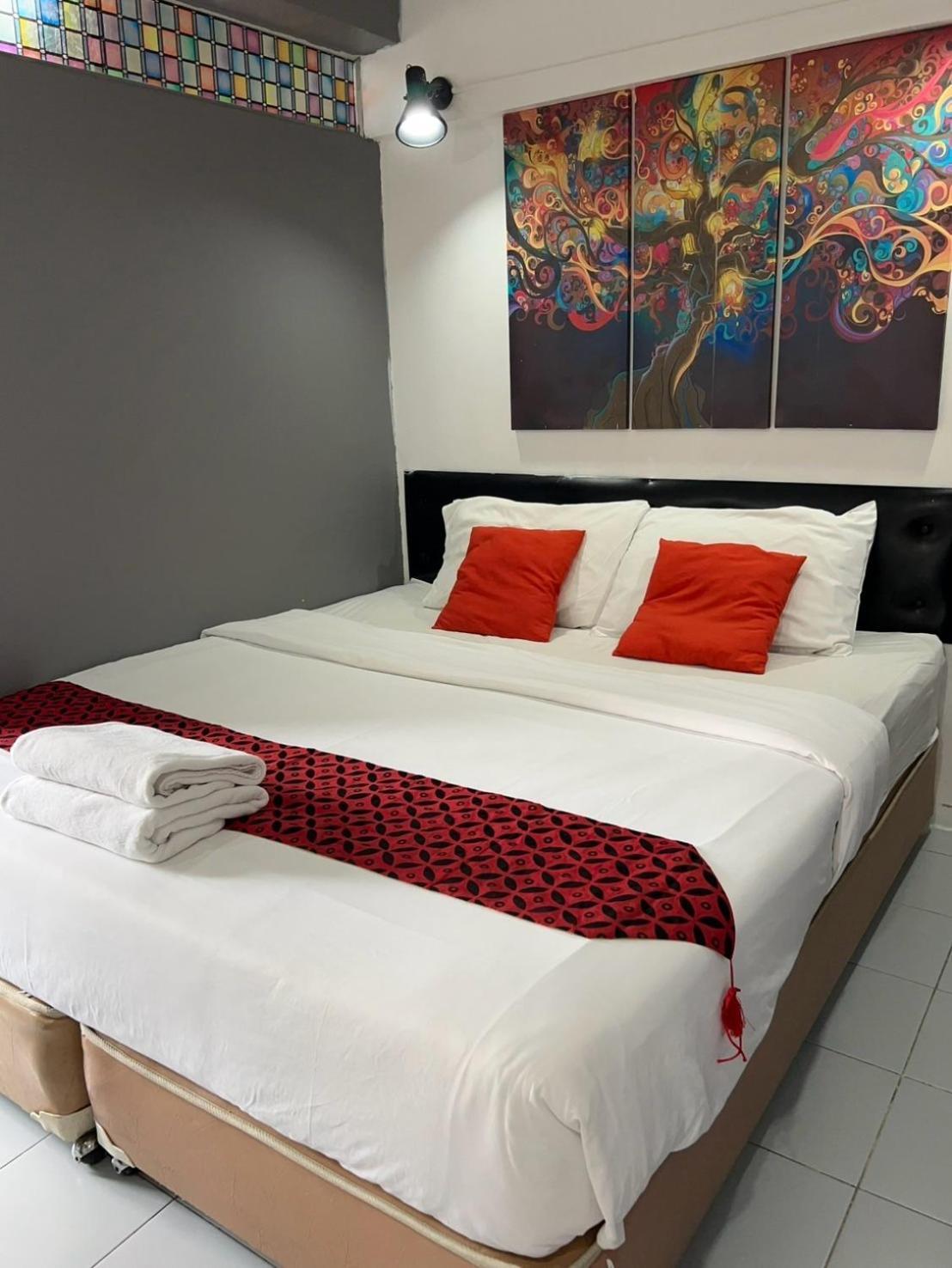 Guest house Happio Near Chabad House