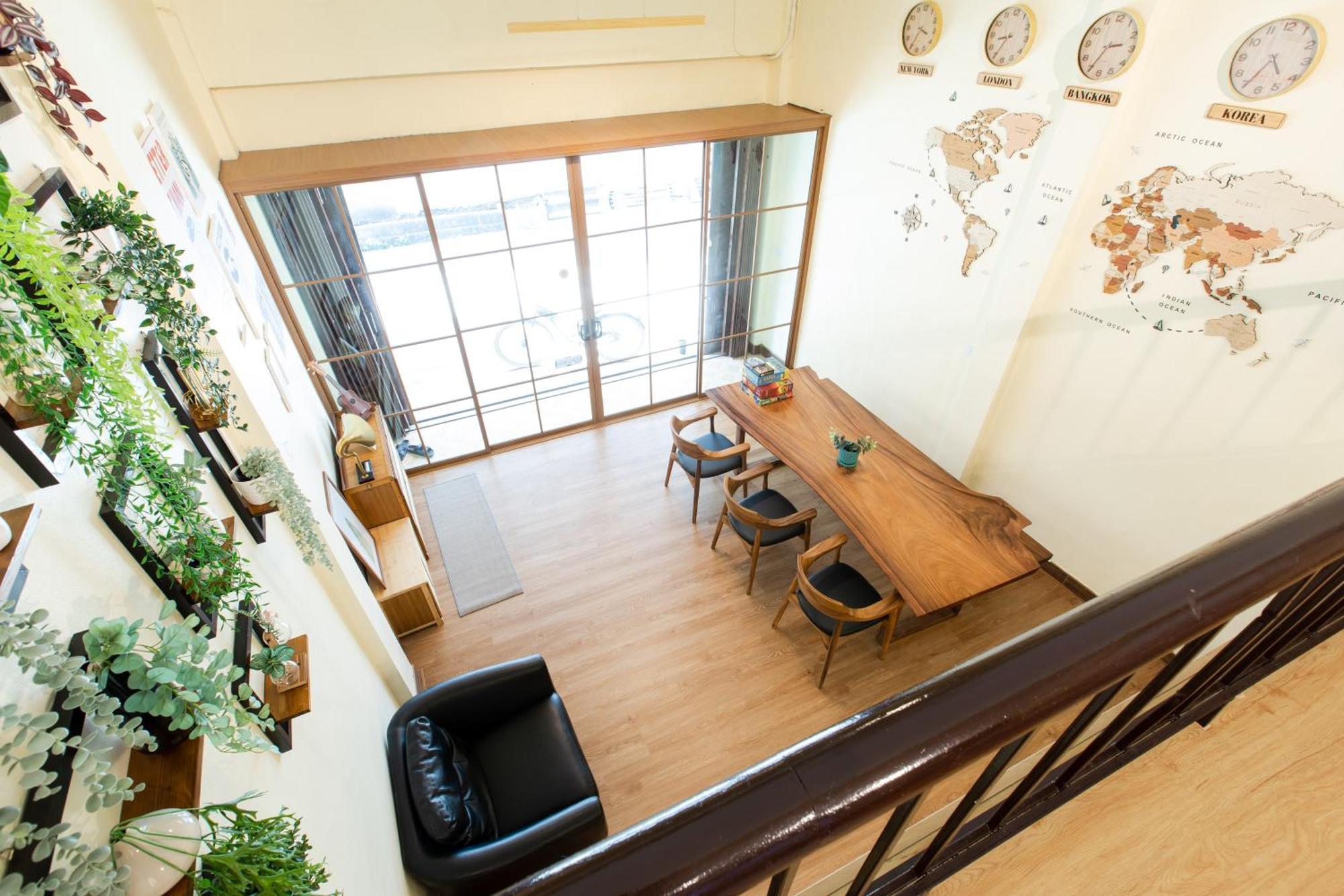 Cozy Vibes House/close To Bts & Main Road Holiday home *