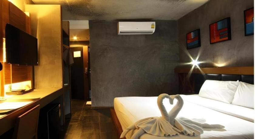 B2 Srinakharin Boutique & Budget Hotel