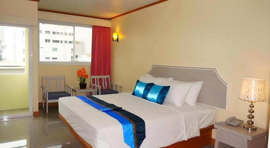 J Two S Pratunam Hotel 2*