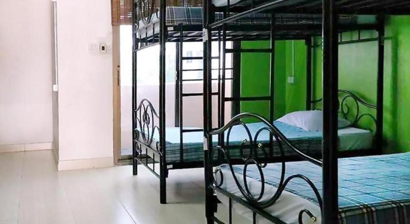 The Twins Hostel Hotel Bangkok
