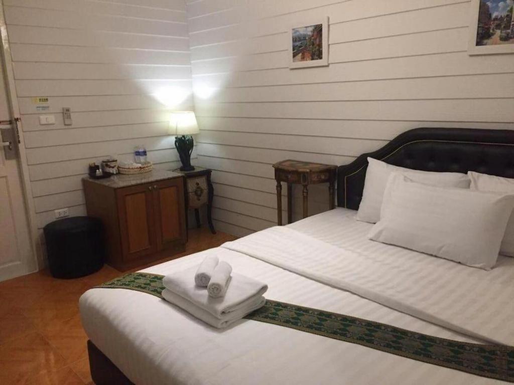 Hotel Ban Thungdang Housetel
