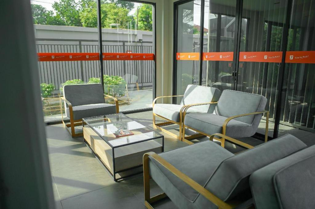 Hotel 7 Days Premium Don Meaung Airport