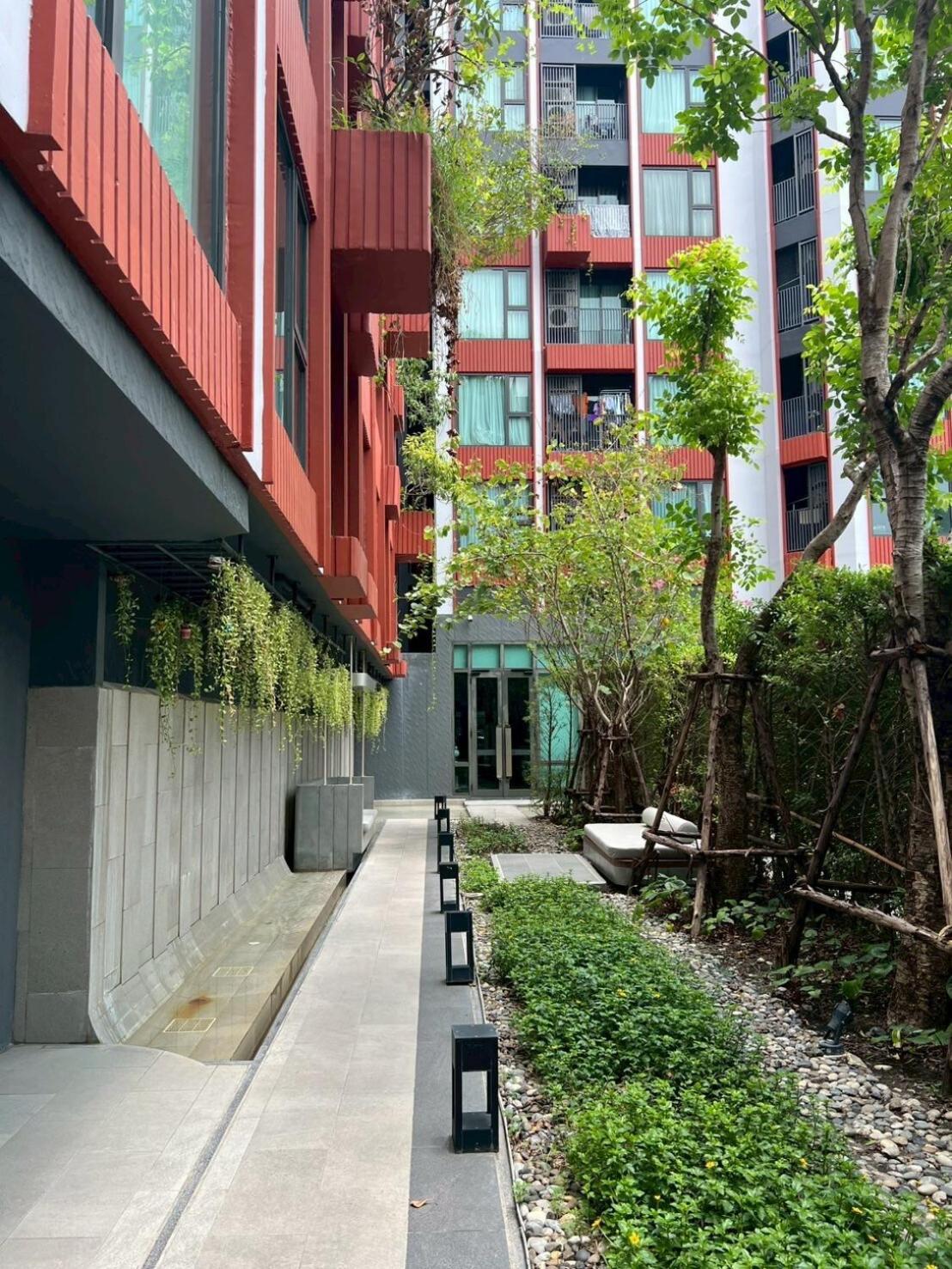 Luxury - Bts Punnawithi - Pool, Gym, Wi-fi Apartment