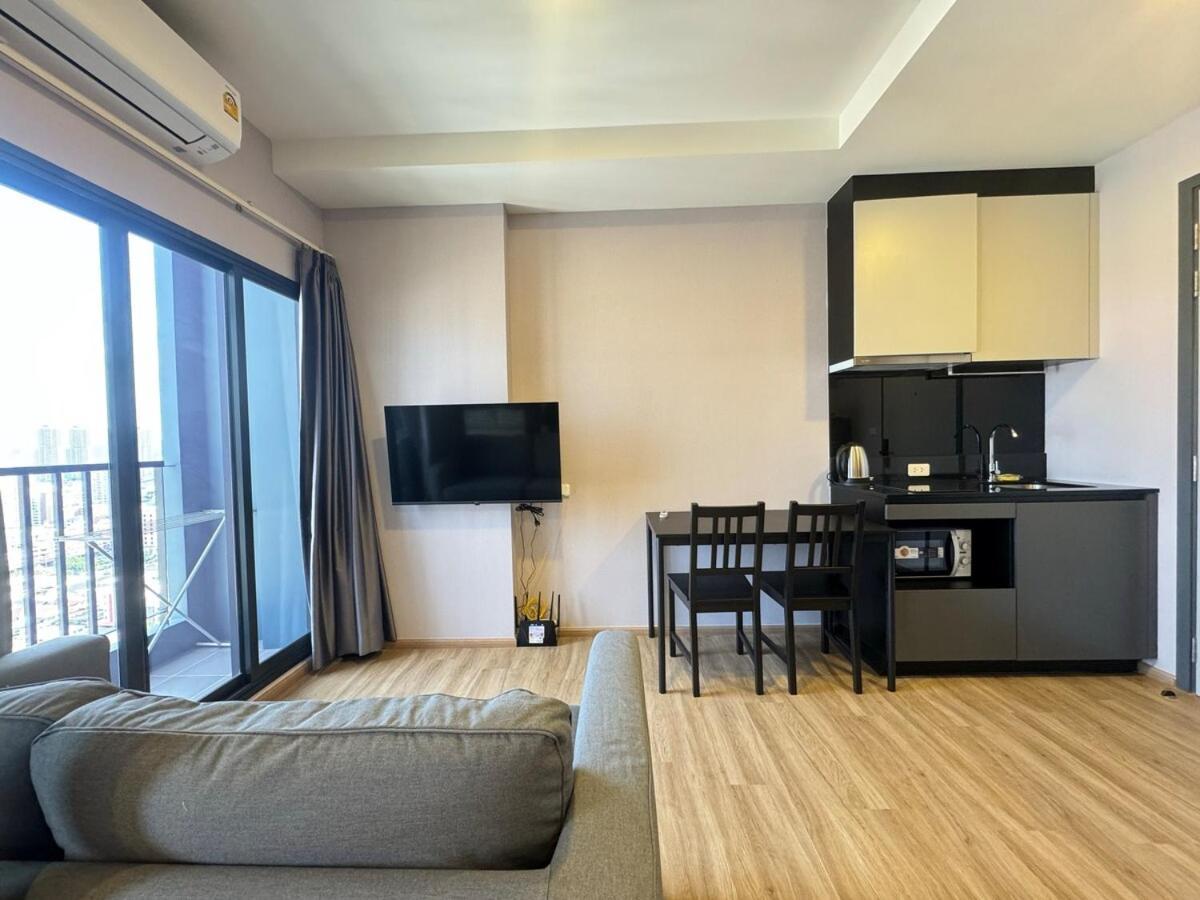 Apartment The St-age Condo-huai Khwang *