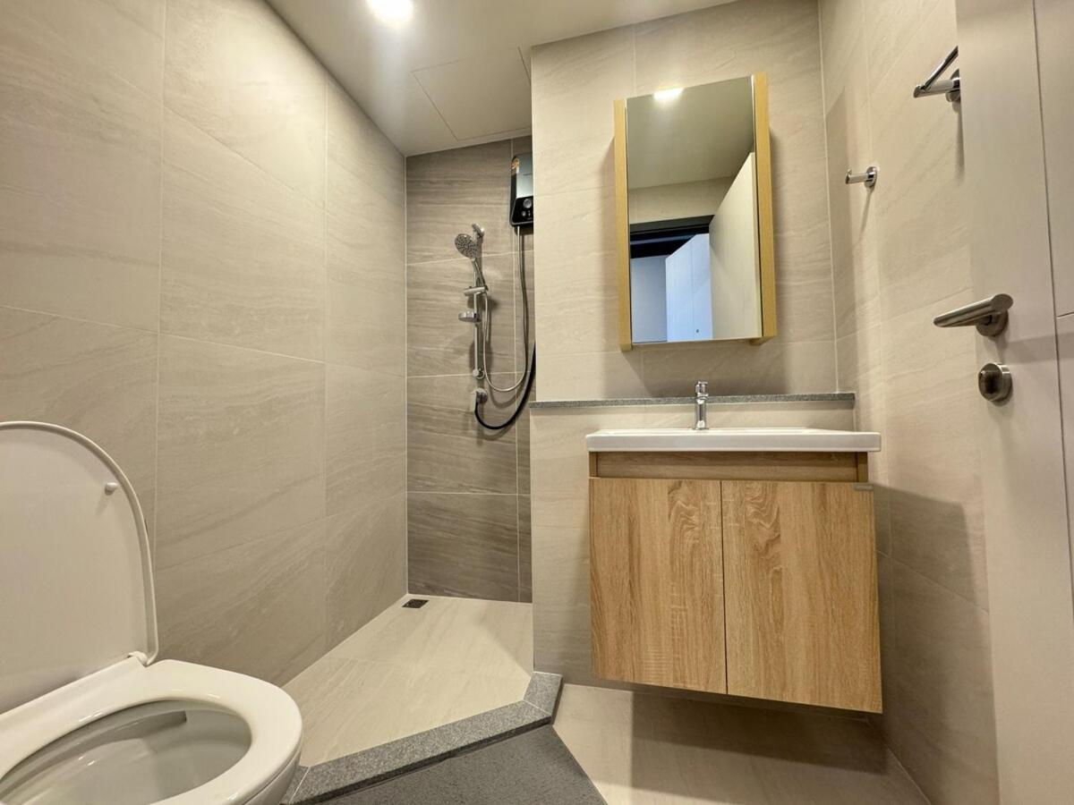The St-age Condo-huai Khwang Apartment *