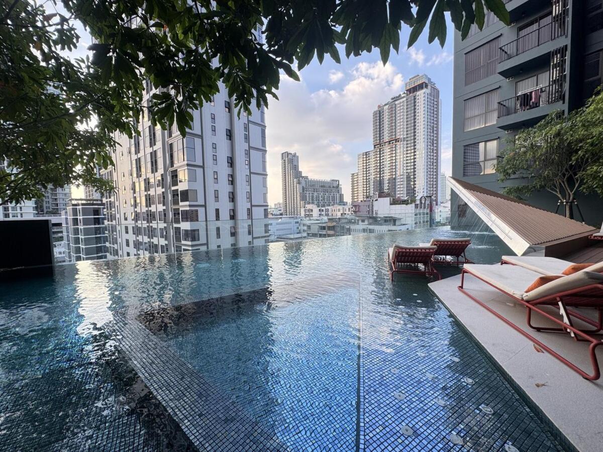 Apartment The St-age Condo-huai Khwang Bangkok