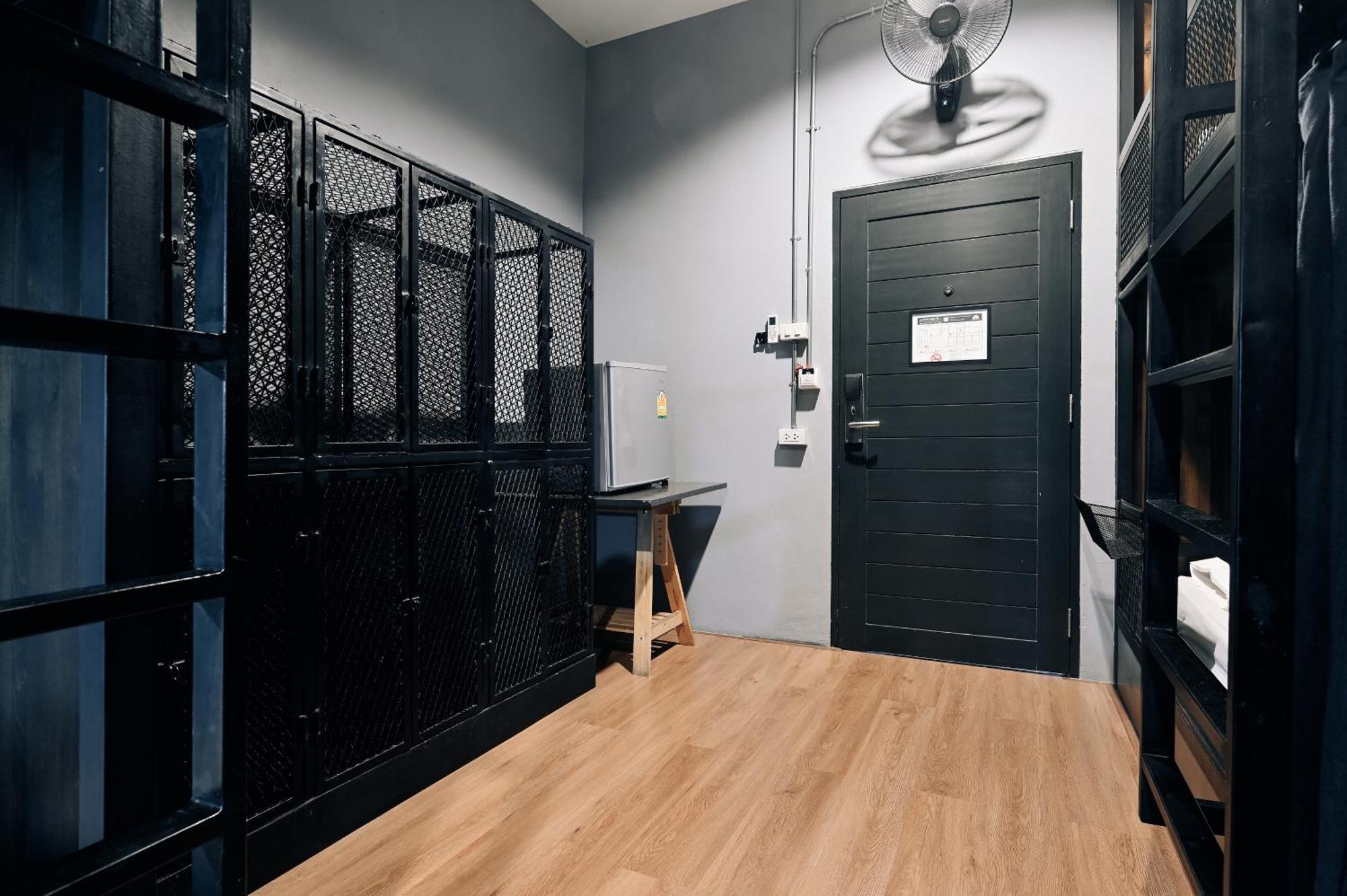 Albergue Castle Black