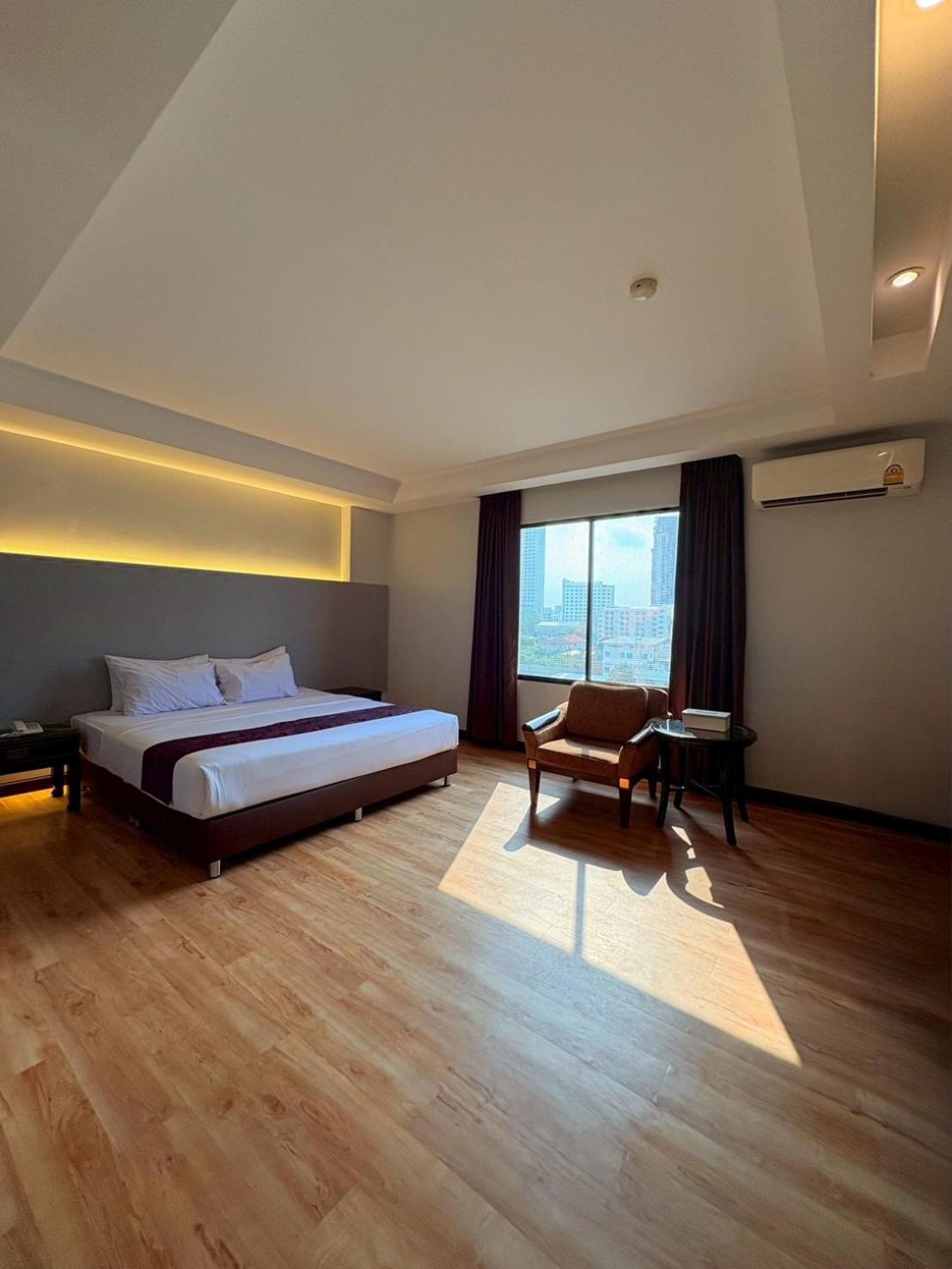 Hotel Atrium Boutique Bangkok
