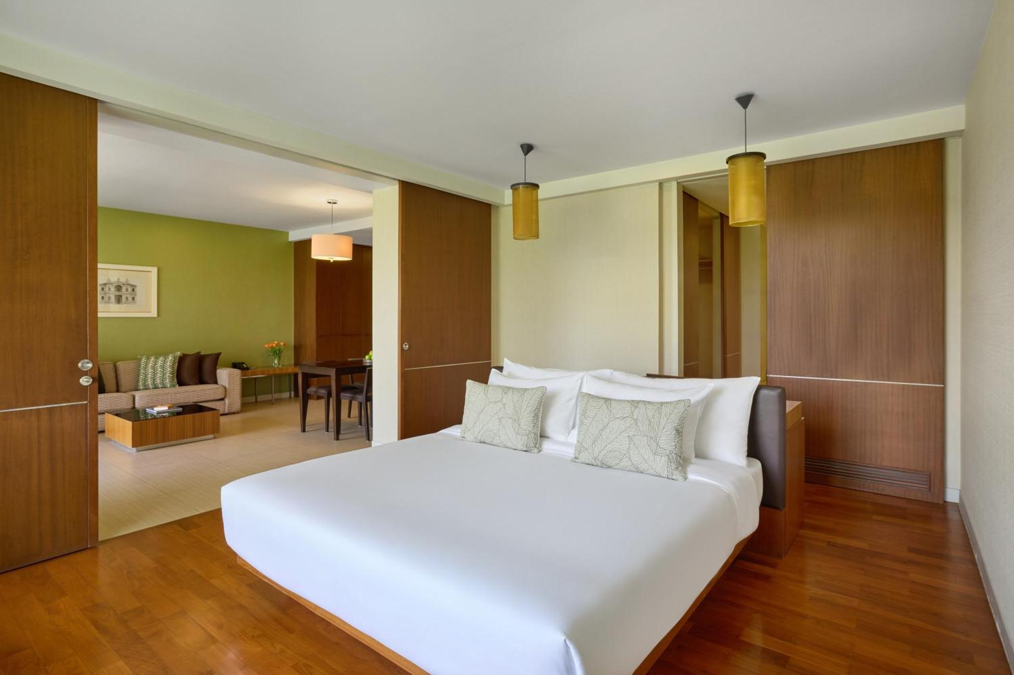 The Park Nine Srinakarin Hotel