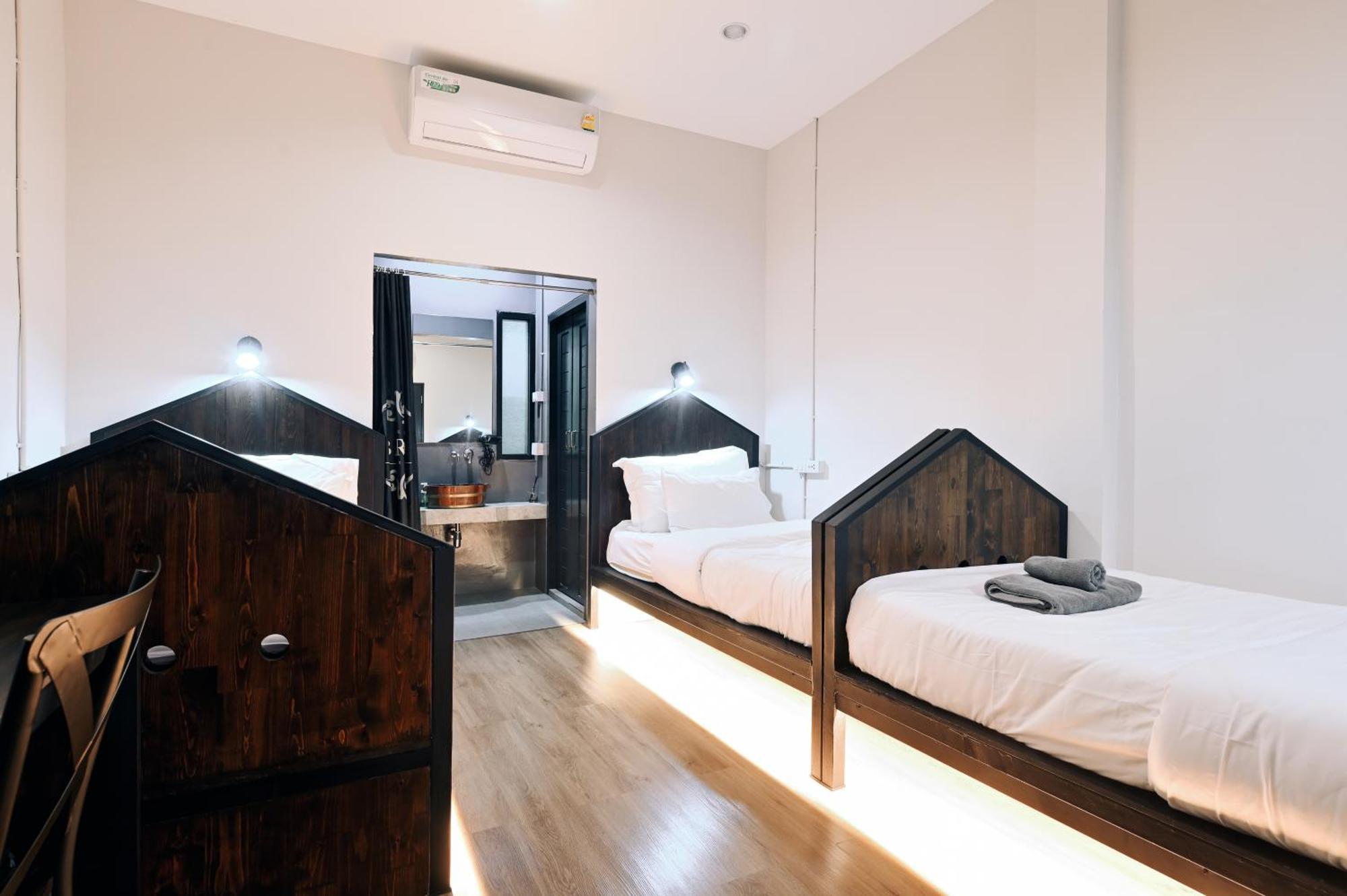 Albergue Castle Black