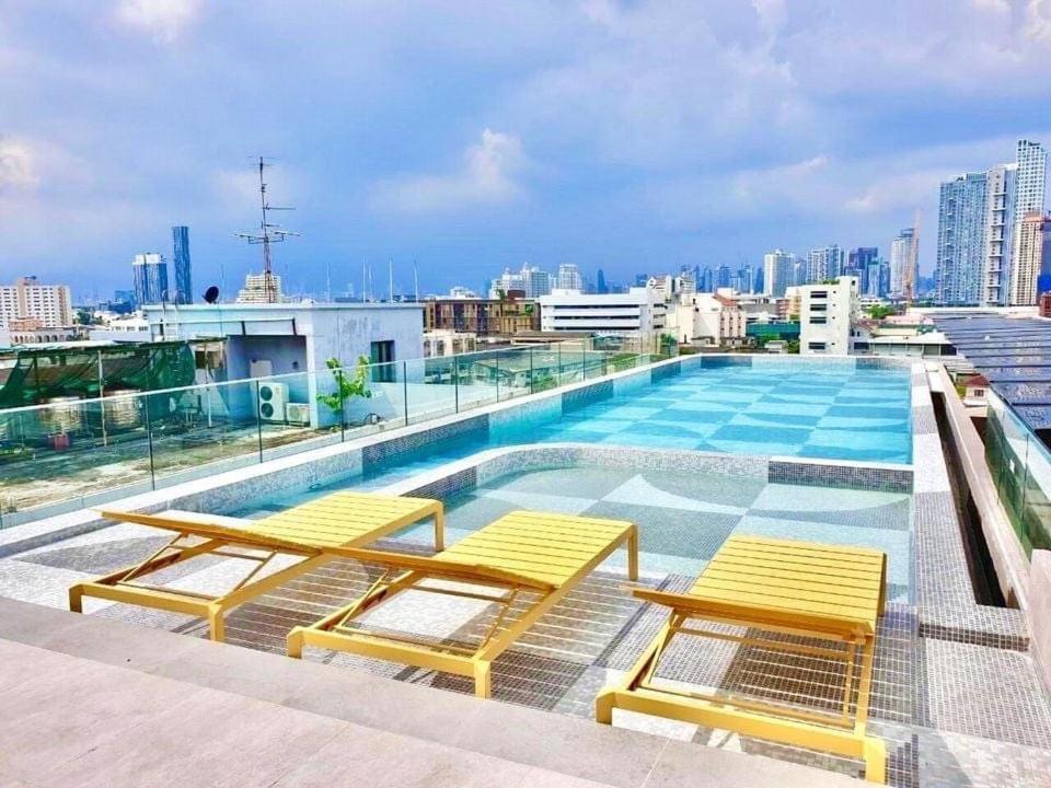 The Quarter Onnut By Uhg Hotel