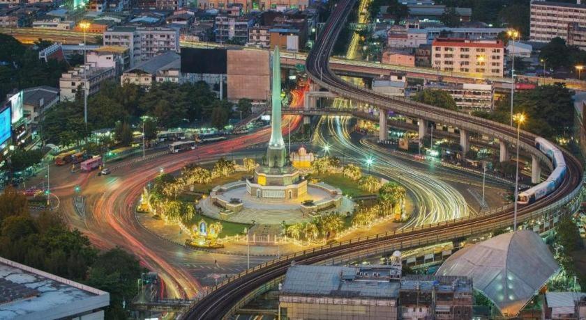 Oyo 225 Premier Place