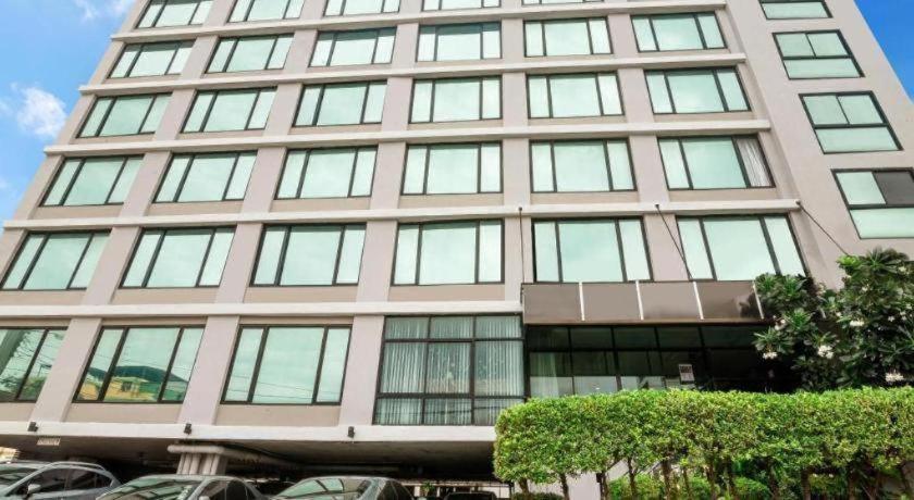 Hotel B2 Srinakharin Boutique & Budget