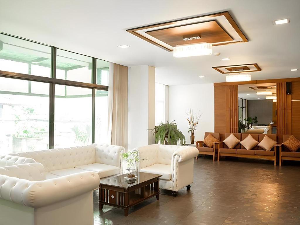 Hotel B2 Srinakharin Boutique & Budget Bangkok