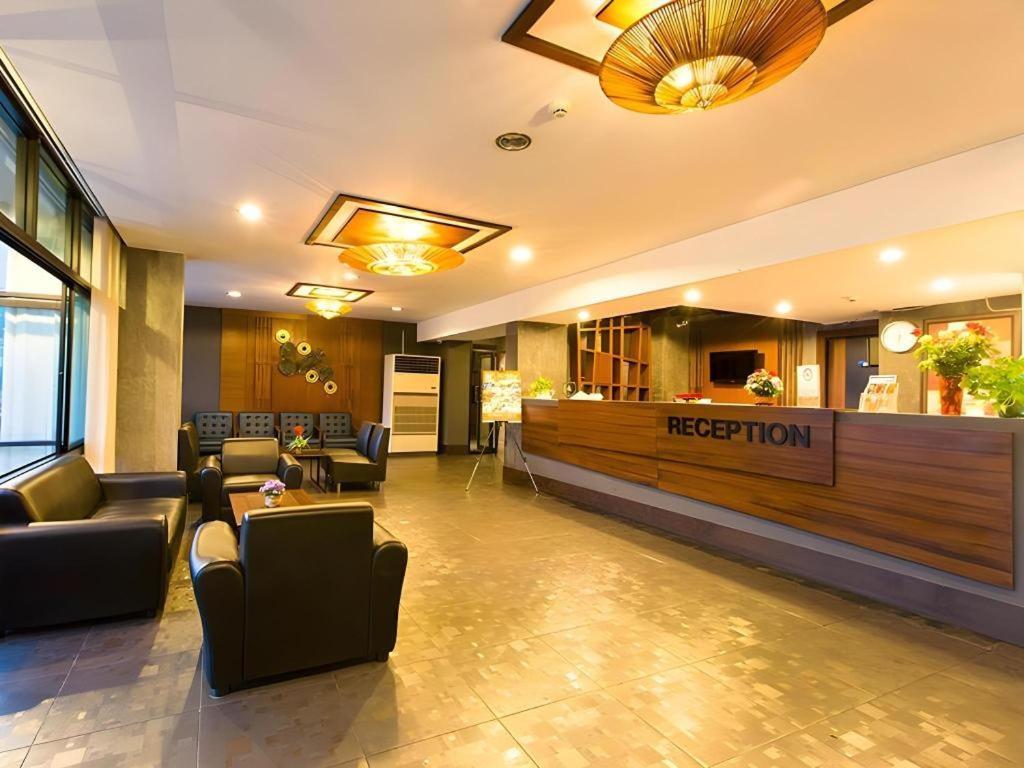 B2 Srinakharin Boutique & Budget 3*
