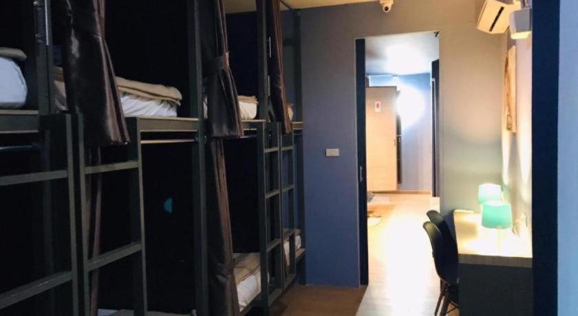 Hostel Sleep Cafe @ Hidee