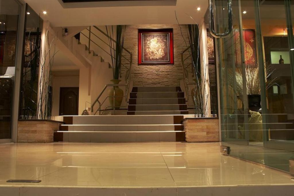 Grand Pinnacle Hotel