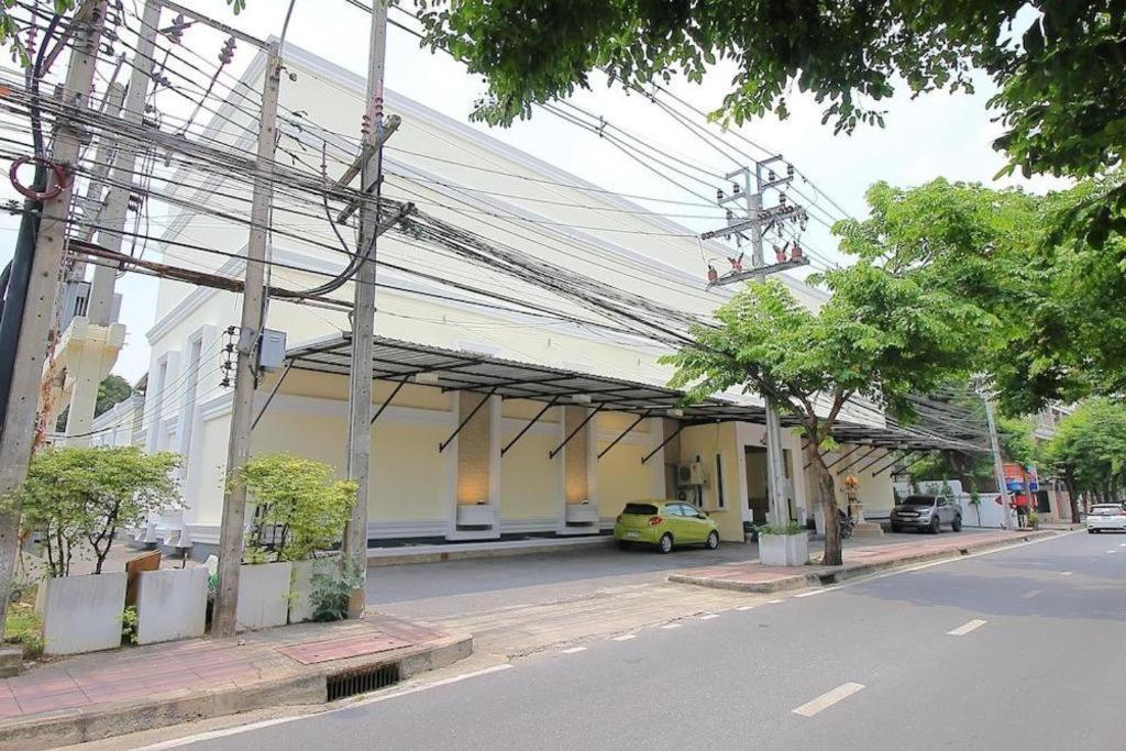 Hotel Oyo 1002 Pinklao Bangkok