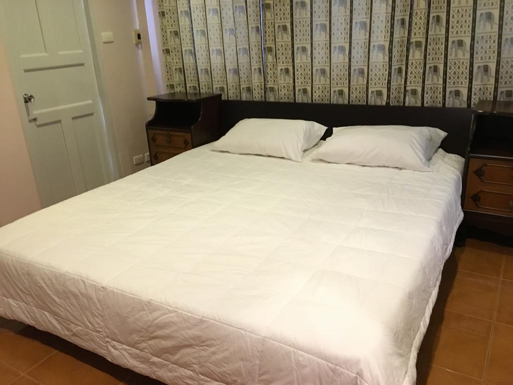The Grand Palace Rumah tetamu 2*
