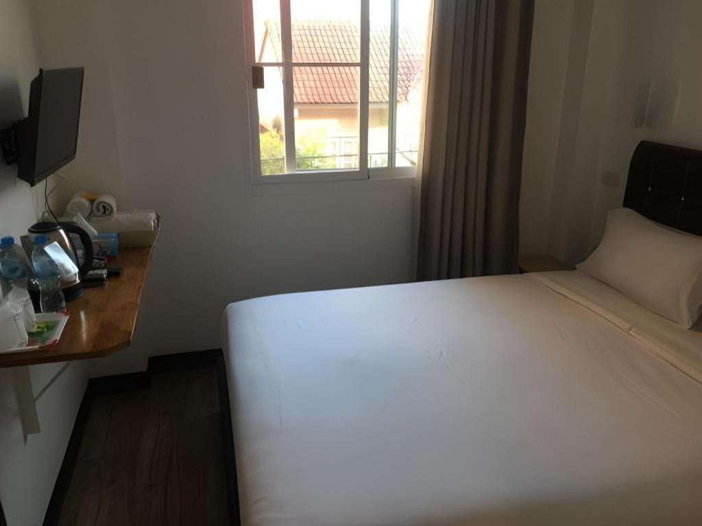 Hoppers Place Donmuang Hostel Bangkok