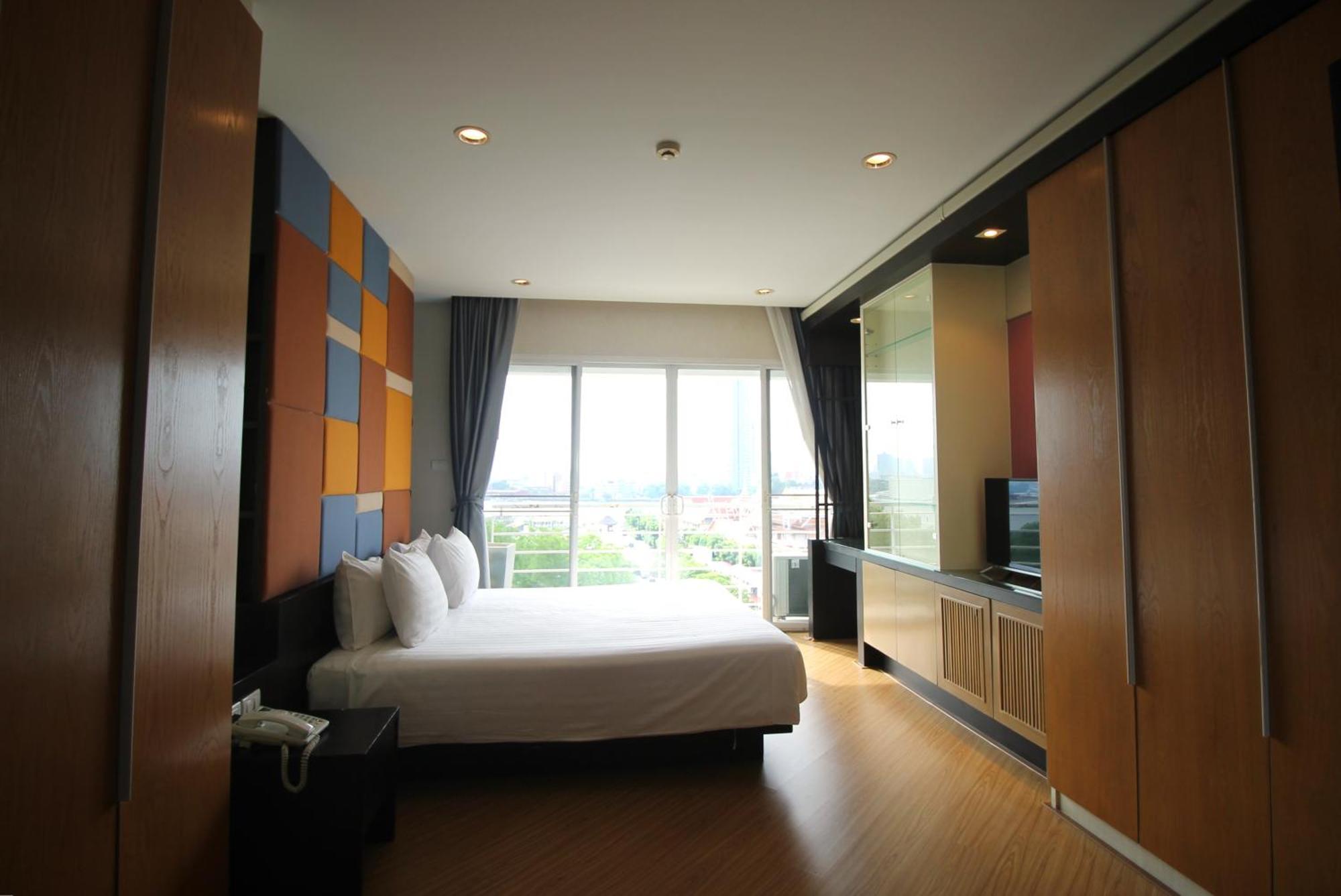 Aparthotel The Sunreno 3*