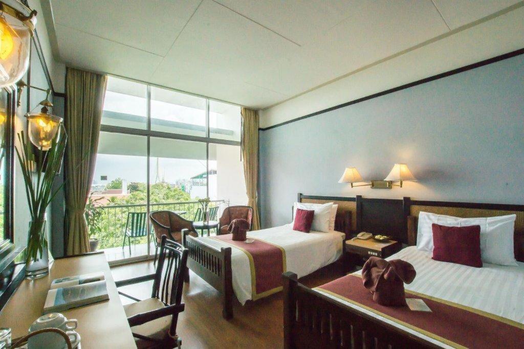 De Moc Hotel