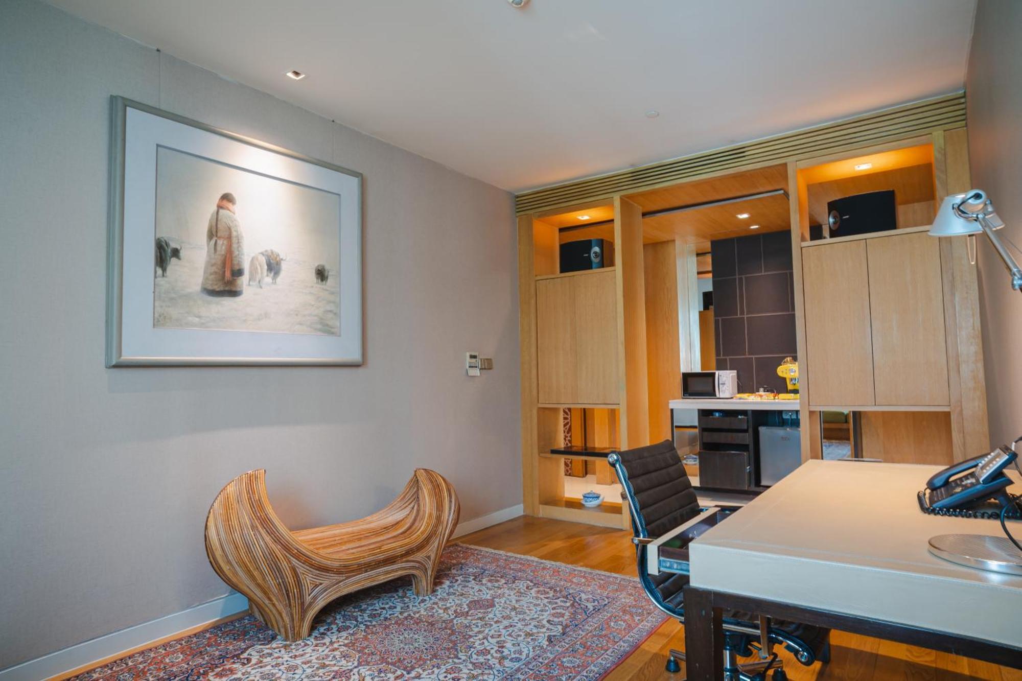Maduzi Hotel,