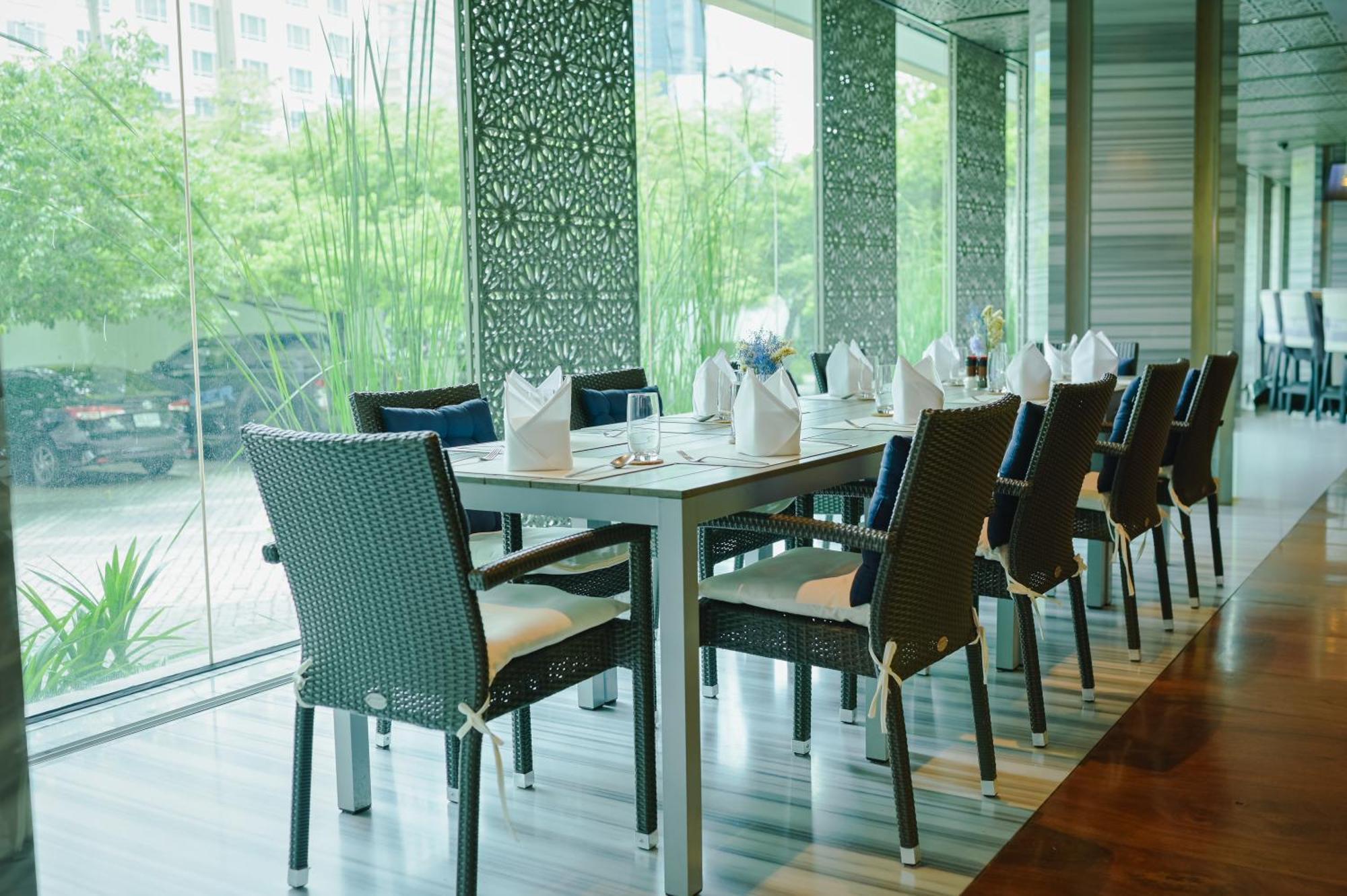 Maduzi Hotel, Bangkok