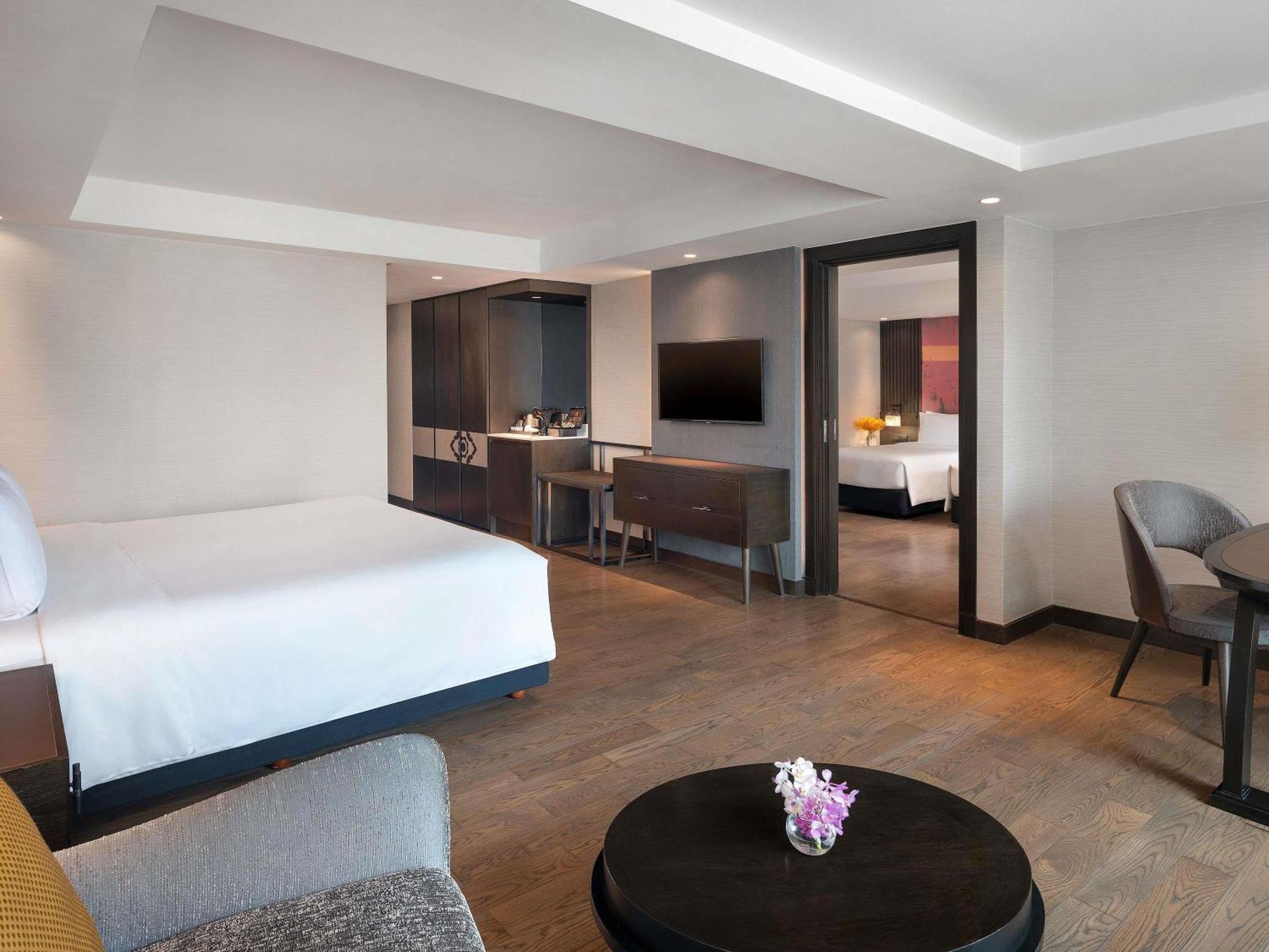 Mercure Sukhumvit 11 Hotel