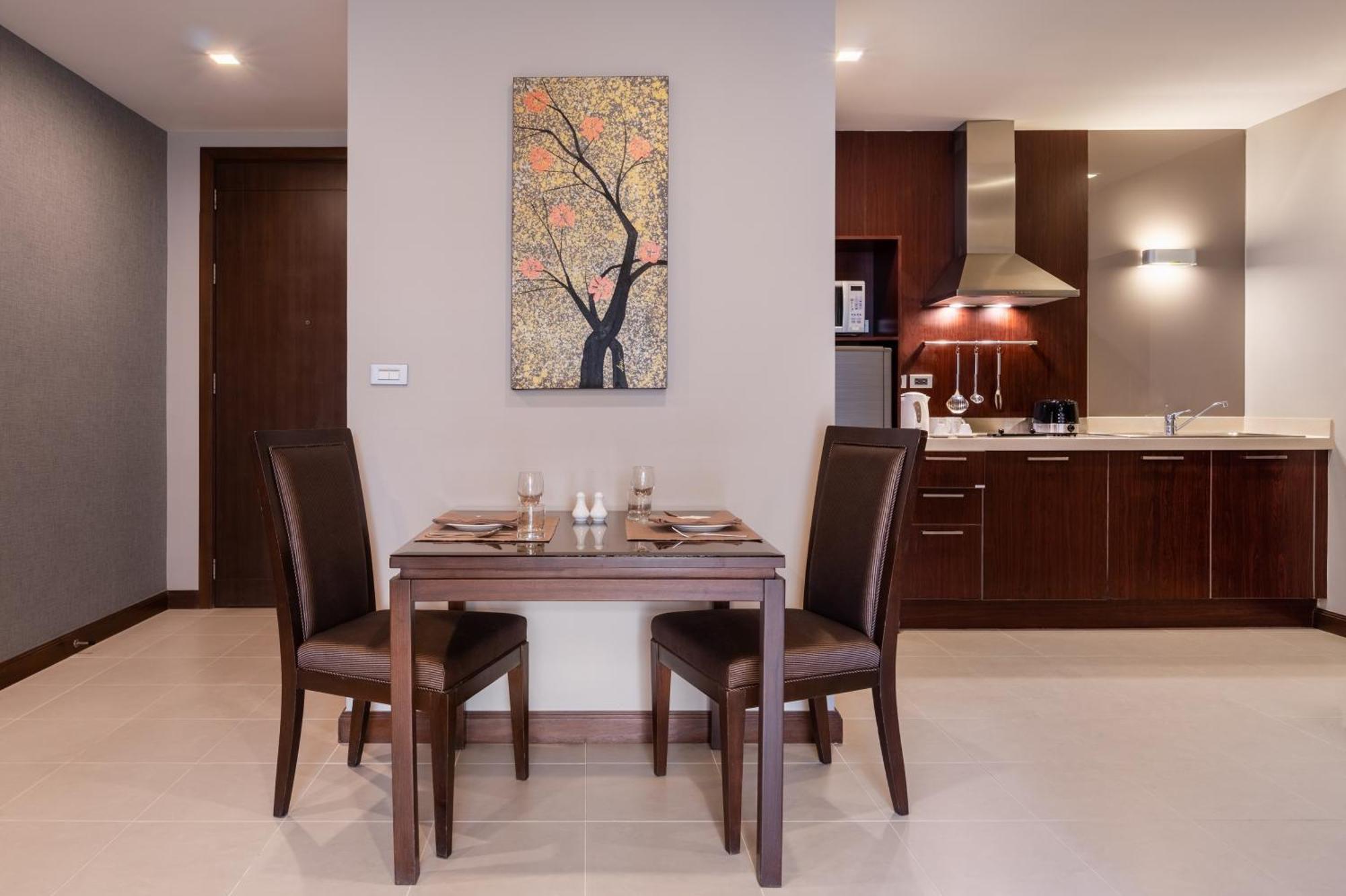 Hotel Grand Asoke Suites Boutique Residence 4*