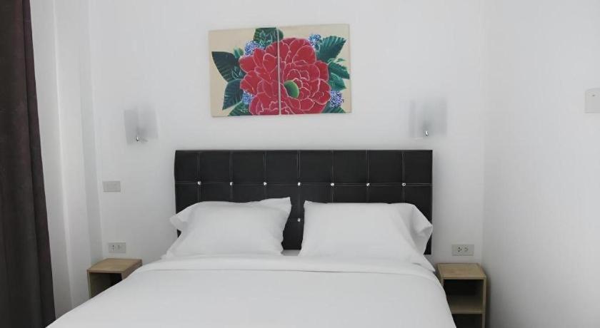 Hoppers Place Donmuang Hostel *