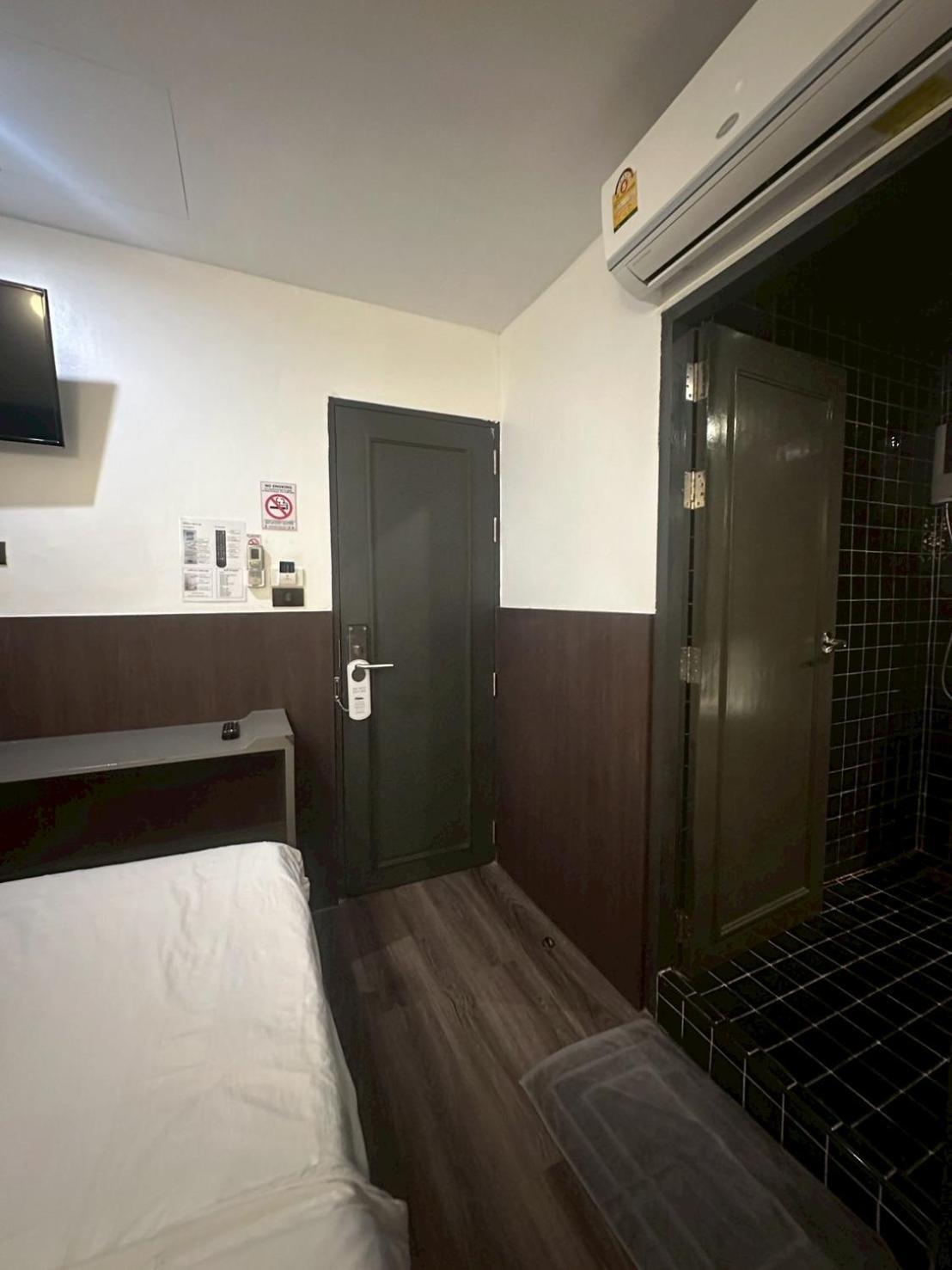 Four Sisters Hostel Bangkok