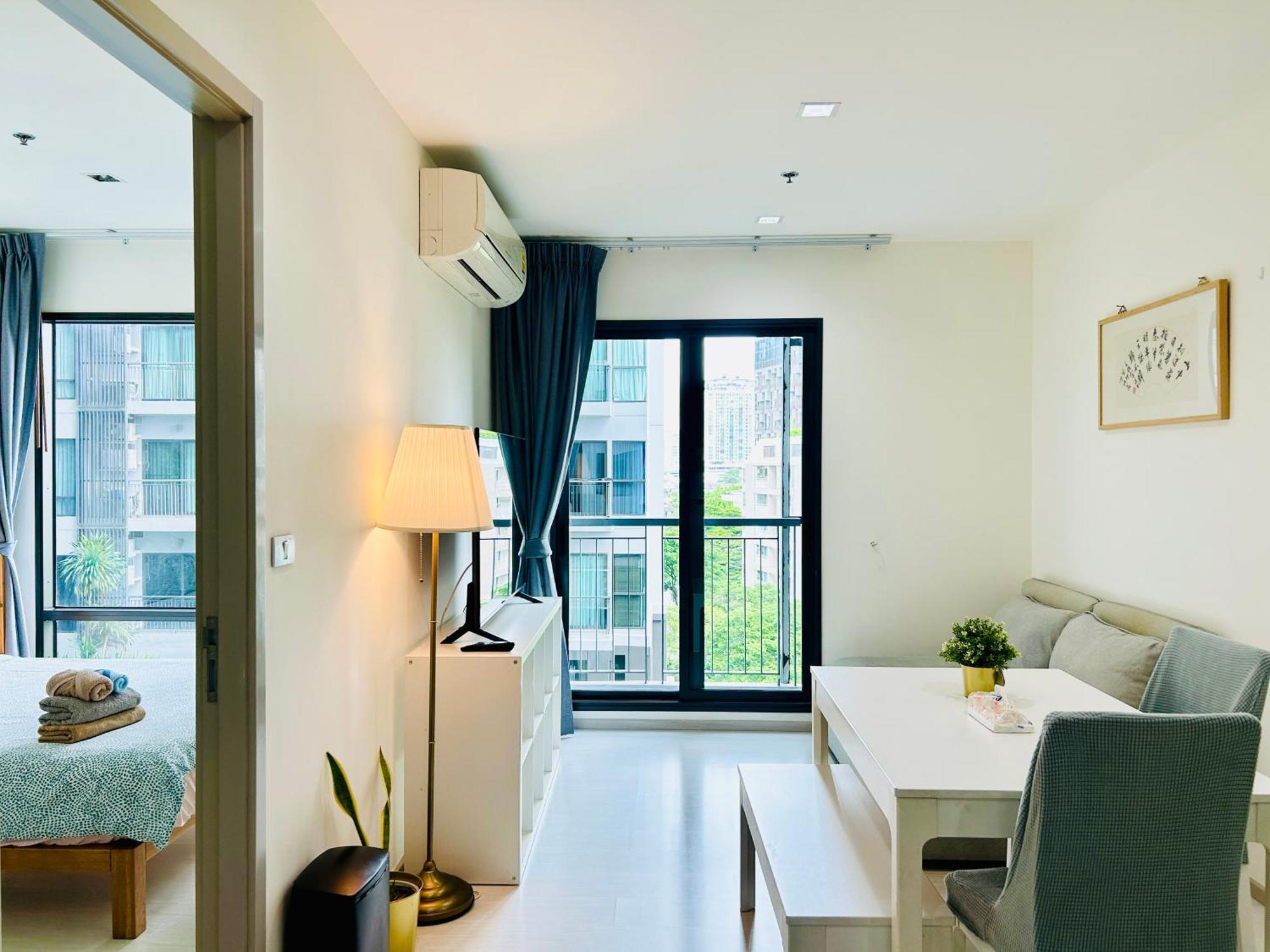 Apartment Rhythm Sukhumvit 36 Two Bedrooms